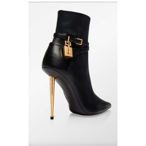 Tom Ford Black Leather Pointed Toe Stiletto Heel Ankle Boots Gold Lock Size 39 - Picture 4 of 11